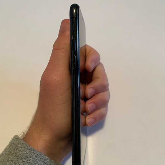 Apple iPhone X - 256GB - Space Gray (Unlocked) A1865 (CDMA + GSM) - Picture 6 of 11